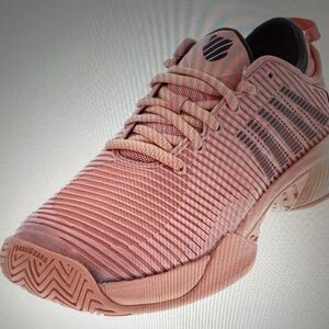 K-swiss Hypercourt Supreme Women's Low Tennis Sneaker Size 7.5 USA (39 Euro)